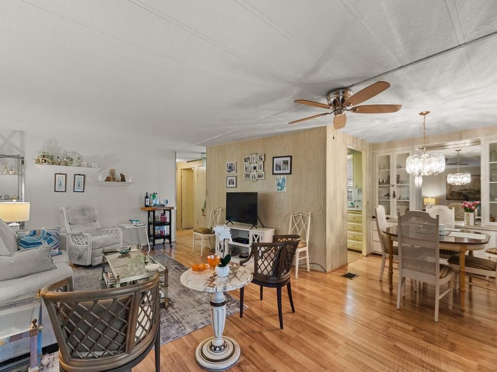 4800 SE Federal Highway, Stuart, FL 34994 Photo