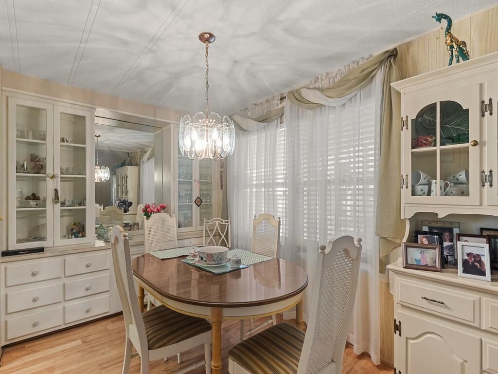 4800 SE Federal Highway, Stuart, FL 34994 Photo