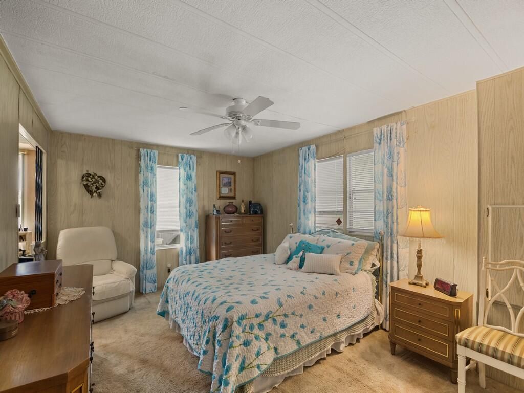 4800 SE Federal Highway, Stuart, FL 34994 Photo