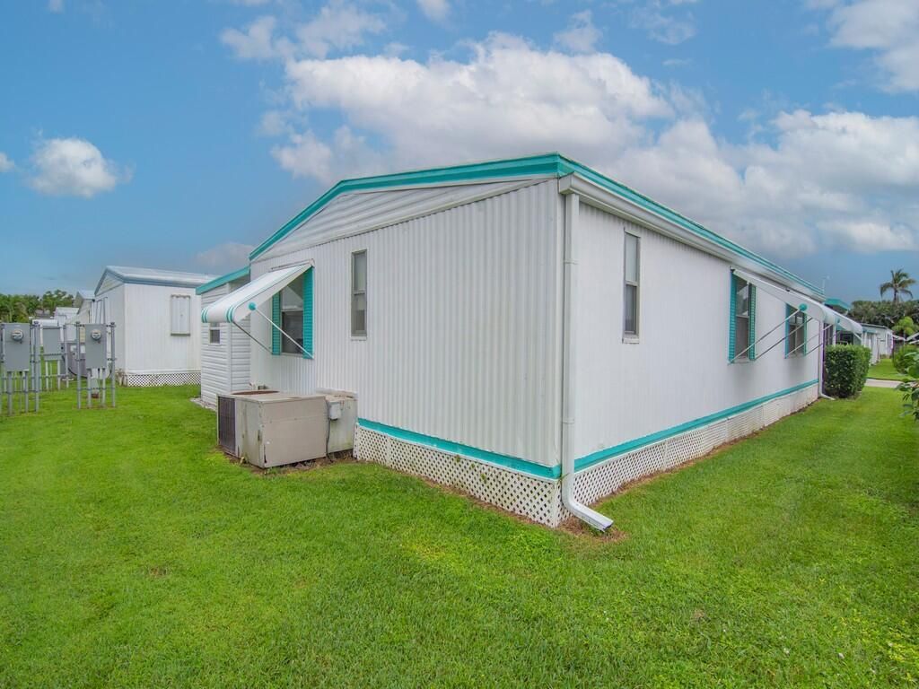 4800 SE Federal Highway, Stuart, FL 34994 Photo