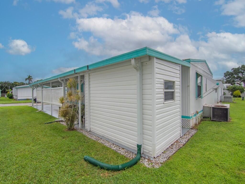 4800 SE Federal Highway, Stuart, FL 34994 Photo