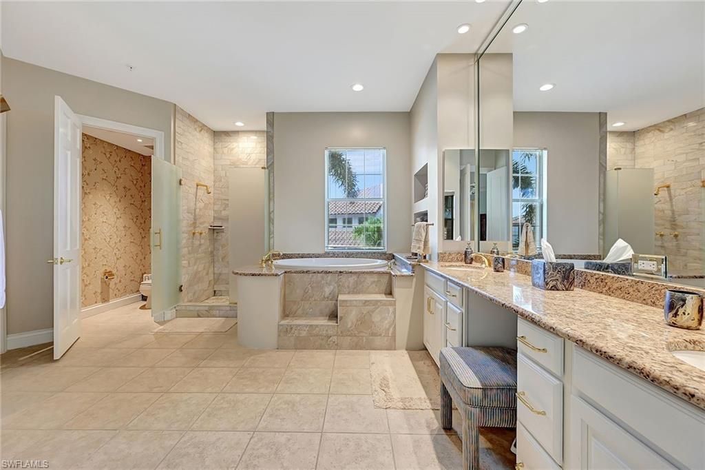 265 Colonade Cir , Unit 2703, Naples, FL 34103 Photo