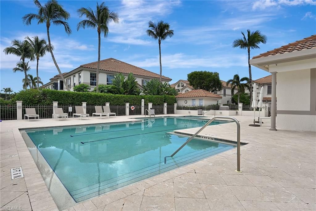 265 Colonade Cir , Unit 2703, Naples, FL 34103 Photo