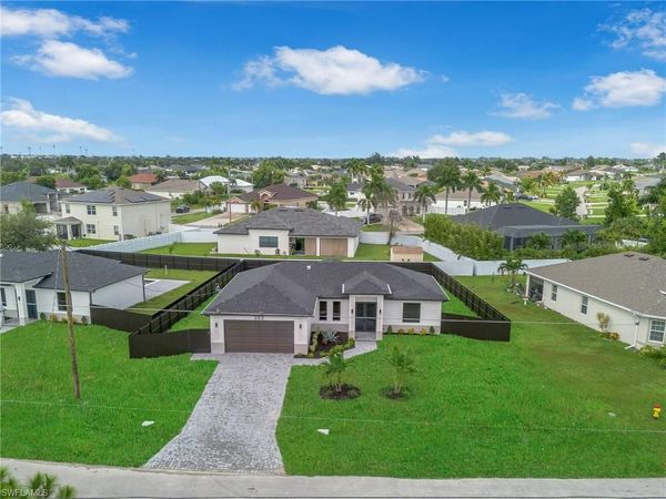 352 SW 24th PL , CAPE CORAL, FL 33991