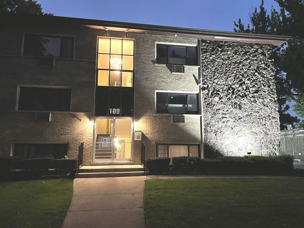 109 S Elmwood Avenue , Unit 21, Oak Park, IL 60302