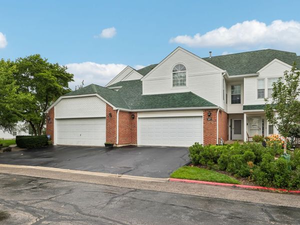 109 Lauralton Street , Unit 10, Lake Bluff, IL 60044