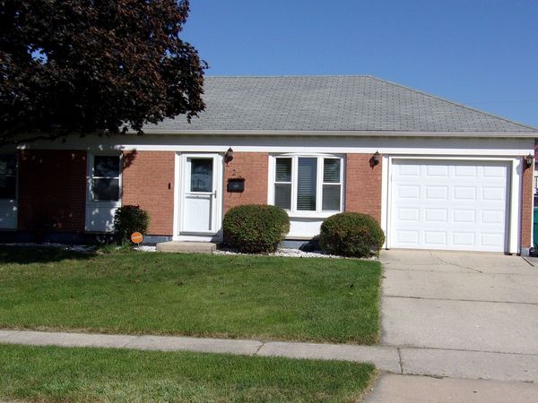 726 Newland Avenue, Romeoville, IL 60446