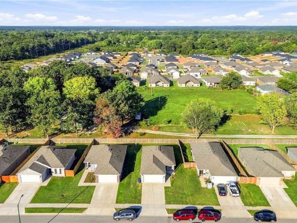 3512 N Hariet Drive , Siloam Springs, AR 72761