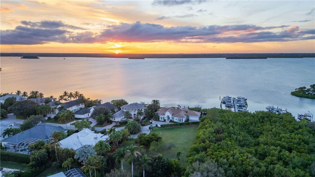 112 Sandpointe Drive , Vero Beach, FL 32963 Photo
