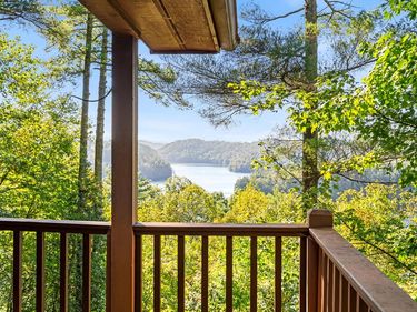 895 Lake Apalachia Acres, Murphy, NC 28906