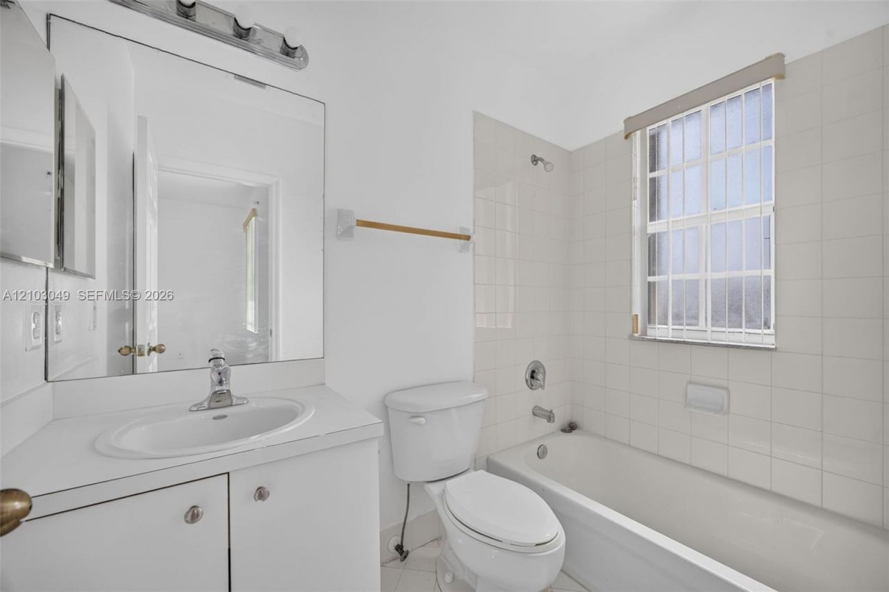 1650 NE 33rd Rd , Unit 112-10, Homestead, FL 33033 Photo