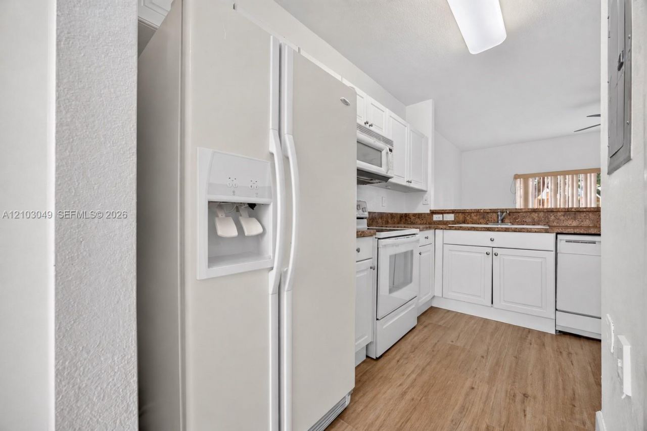 1650 NE 33rd Rd , Unit 112-10, Homestead, FL 33033 Photo