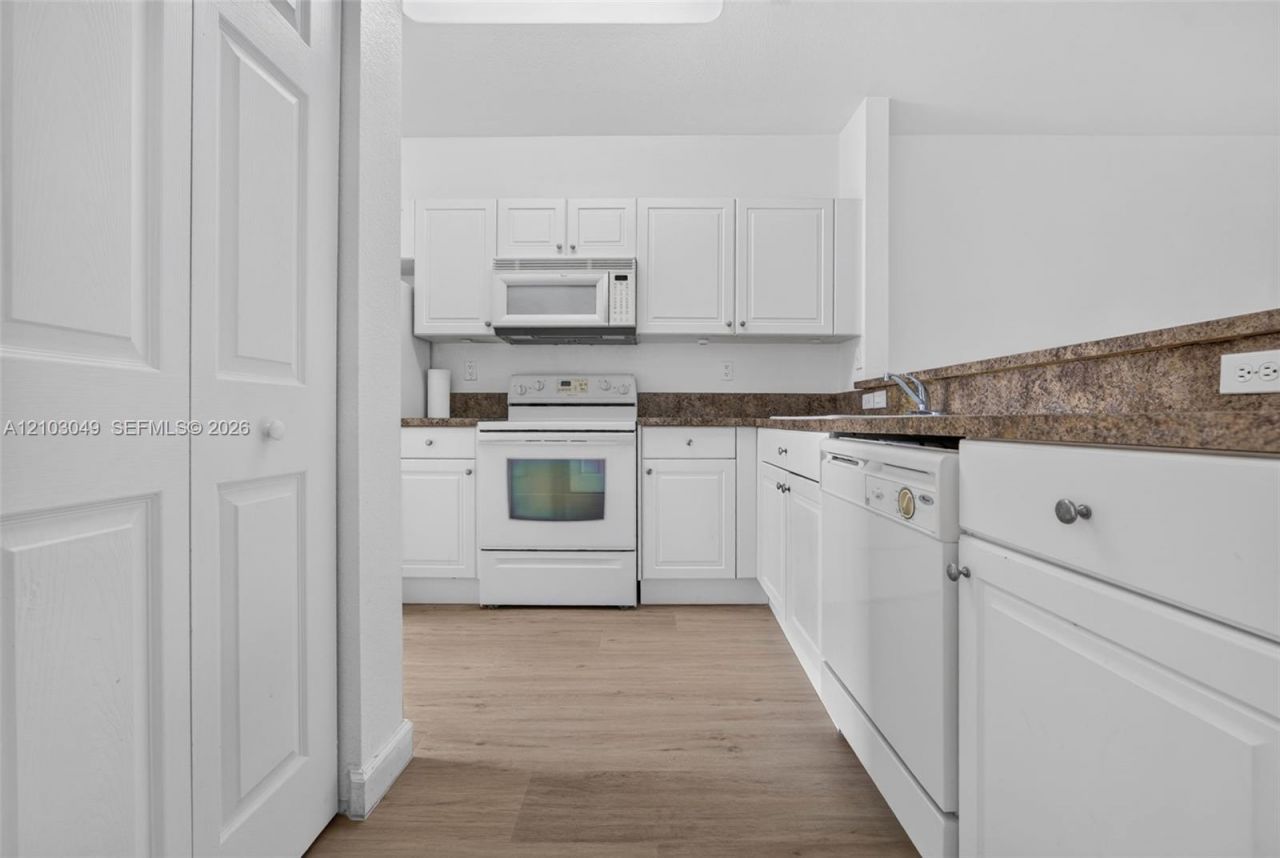 1650 NE 33rd Rd , Unit 112-10, Homestead, FL 33033 Photo
