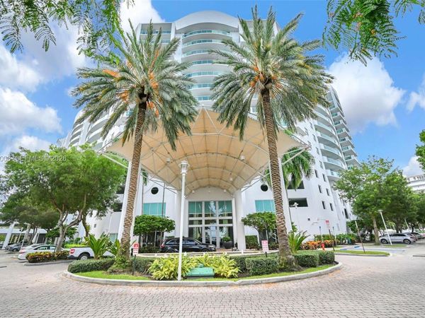 7900 Harbor Island Dr , Unit 923, North Bay Village, FL 33141