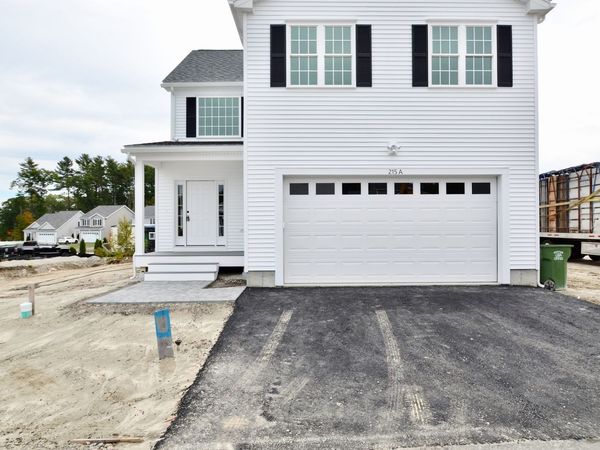 215A Crownshield, Unit 20A, Uxbridge, MA 01569