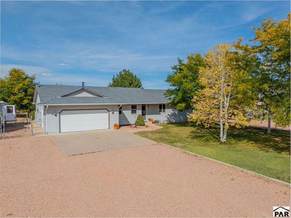 833 E Hayden Dr, Pueblo West, CO 81007