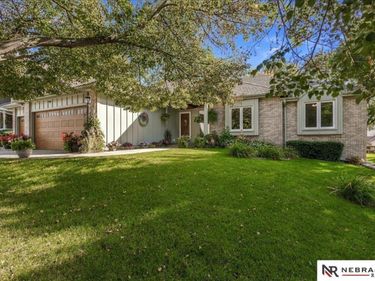 15733 Farnam Street, Omaha, NE 68118