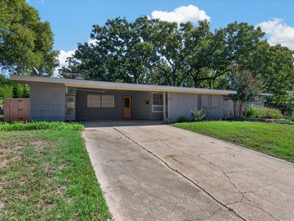 110 Forrest Park Road , Bartlesville, OK 74003