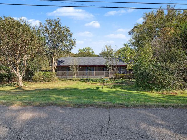133 Dowdle Drive, Columbus, MS 39702
