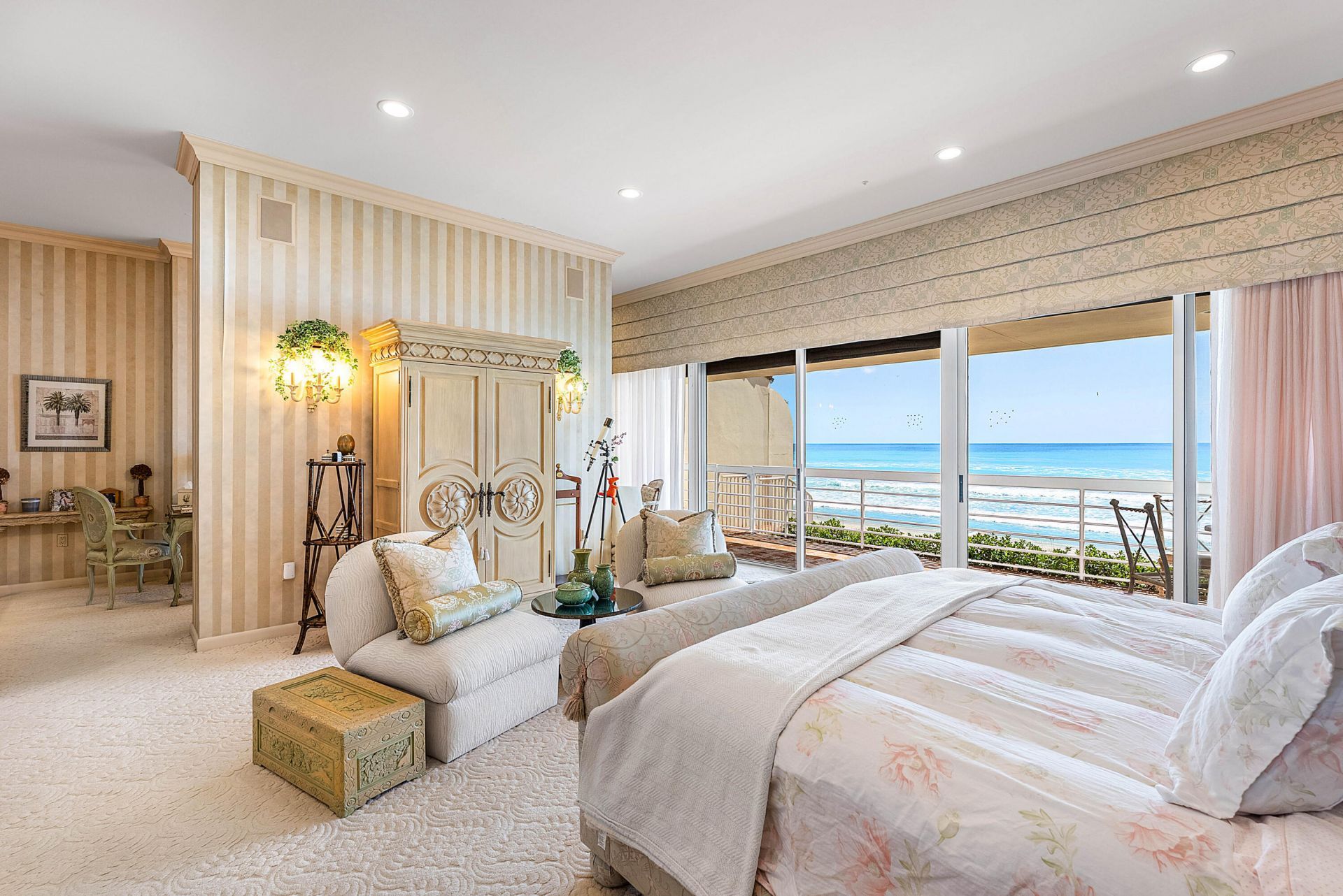 13 Sloans Curve Drive, Palm Beach, FL 33480 Photo