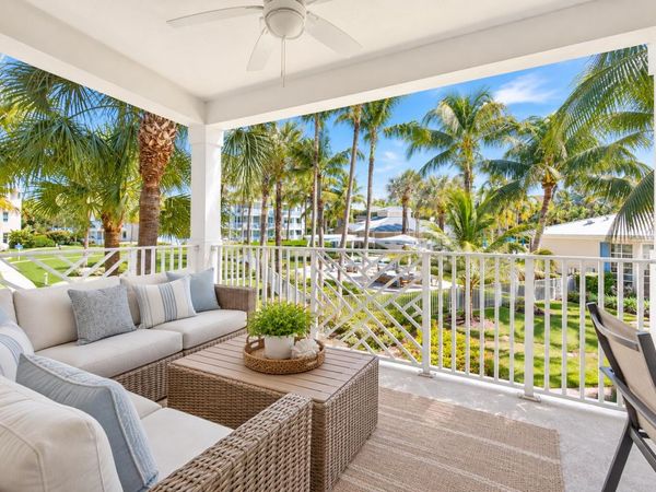822 Bay Colony Drive S, Juno Beach, FL 33408