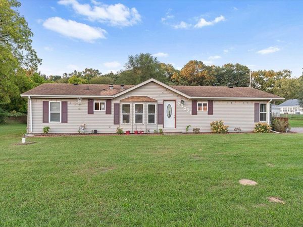 23031 Ardmore Trail, South Bend, IN 46628