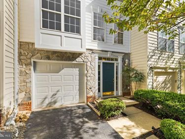 17338 LEGACY TERRACE , ROUND HILL, VA 20141