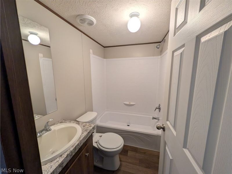 140 Briarcliff Drive, Elyria, OH 44035 Photo 8