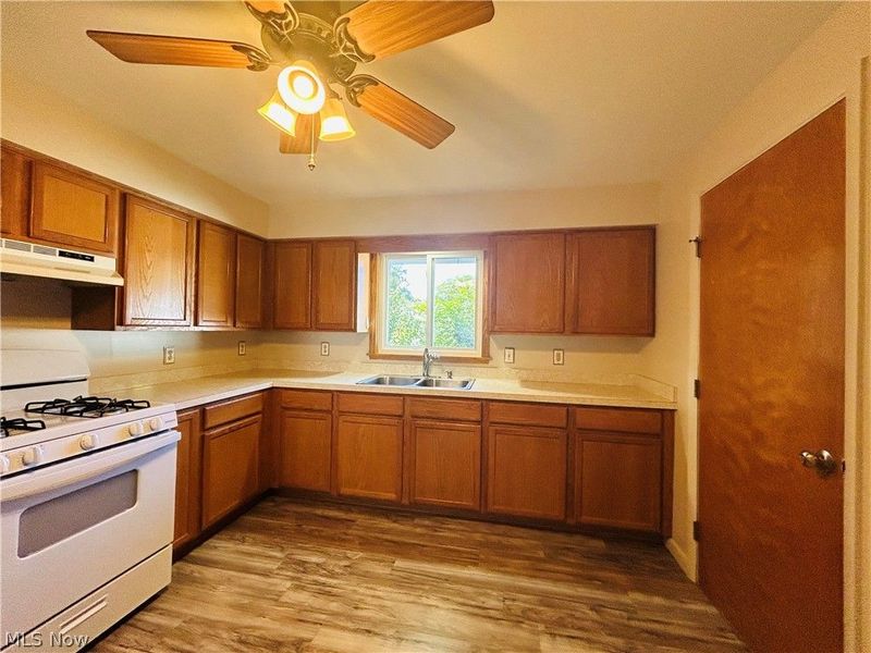 3370 W Bailey Road, Cuyahoga Falls, OH 44221 Photo 9