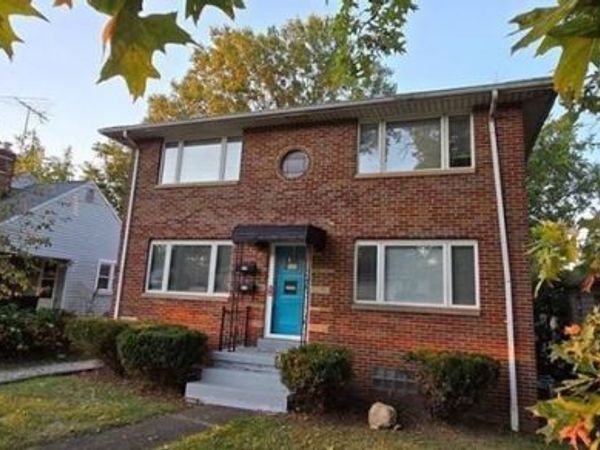 615 E Robinson Avenue , Barberton, OH 44203