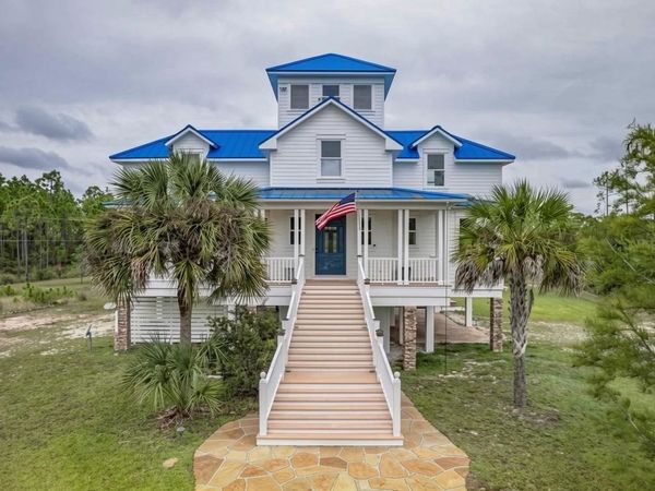 713 Mill Road , Carrabelle, FL 32322