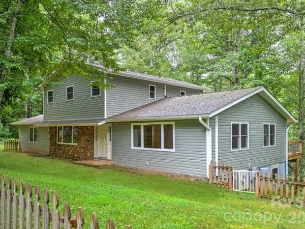 94 West Ridge Road , Mars Hill, NC 28754