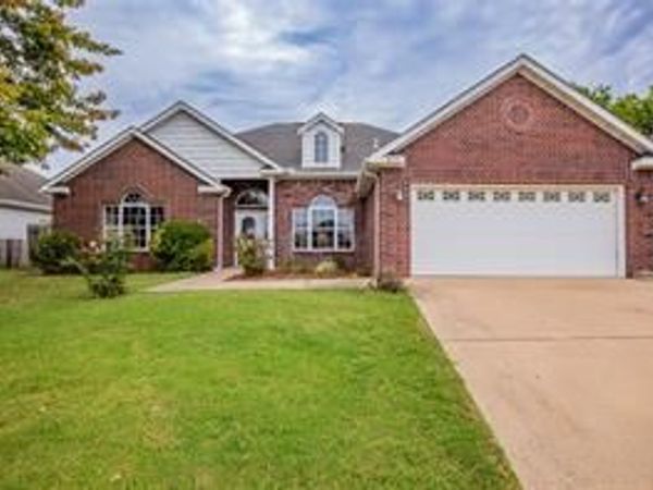 605 Maci Court , Siloam Springs, AR 72761