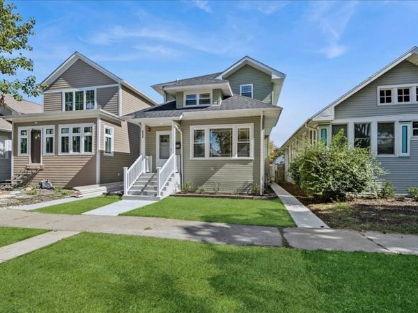 912 N Humphrey Avenue, Oak Park, IL 60302