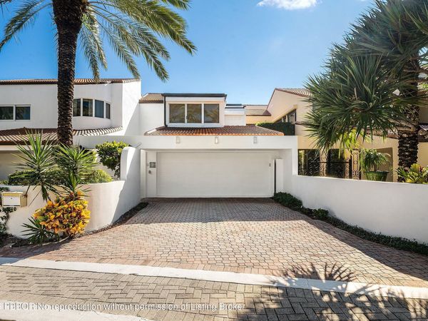 13 Sloans Curve Drive, Unit 13, Palm Beach, FL 33480
