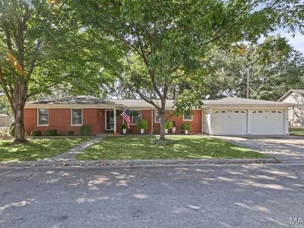 406 N Broadway , Albers, IL 62215