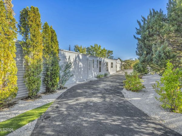 4660 W Leonesio Drive, Sun Valley, NV 89433
