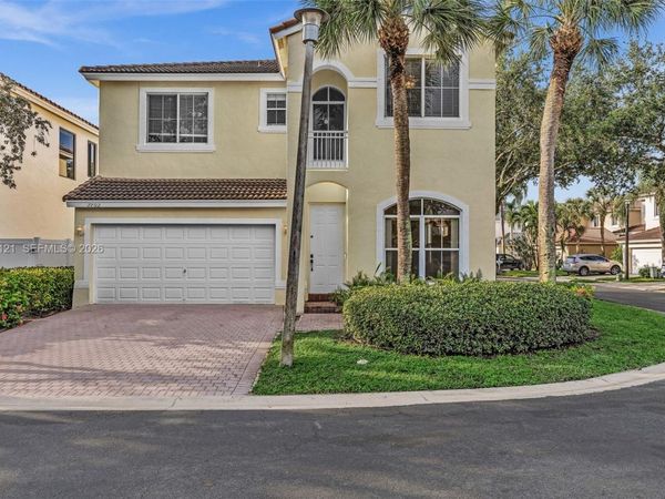 7792 NW 18th St , Pembroke Pines, FL 33024
