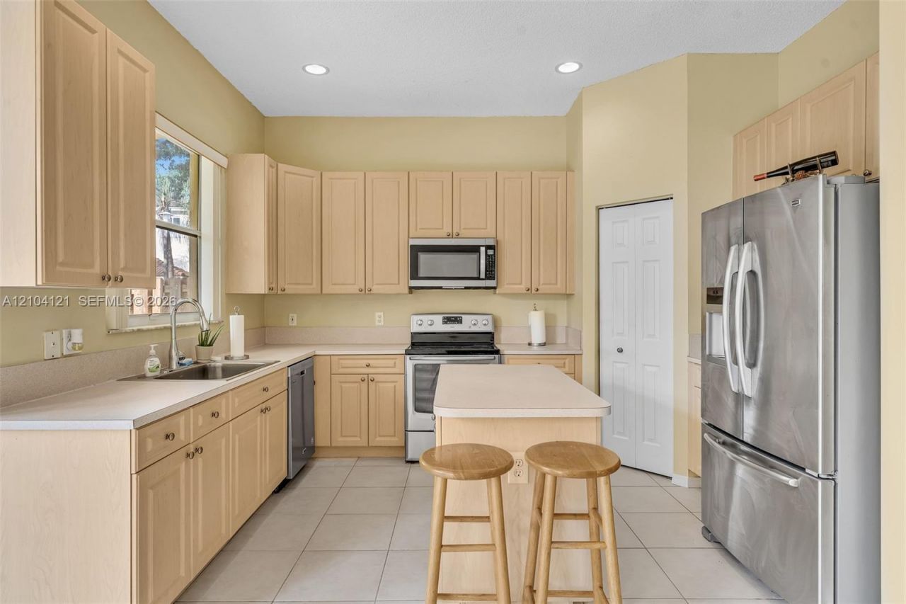 7792 NW 18th St , Pembroke Pines, FL 33024 Photo