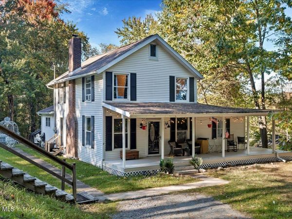 46 Seneca Road, Sand Lake, NY 12196