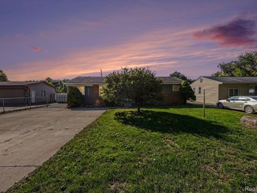43741 Burtrig Road, Van Buren Township, Mi 48111