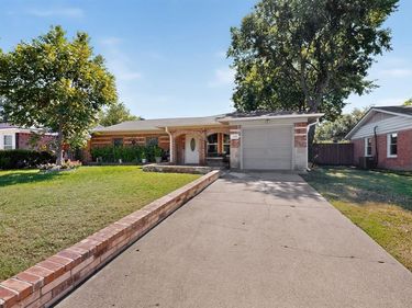 2520 Hillsboro Avenue, Dallas, TX 75228
