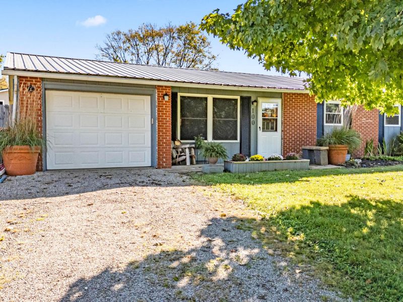 100 Clearview Drive NE, Newark, OH 43055 Photo 2