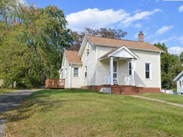 42 Malapardis Rd, Hanover, NJ 07981