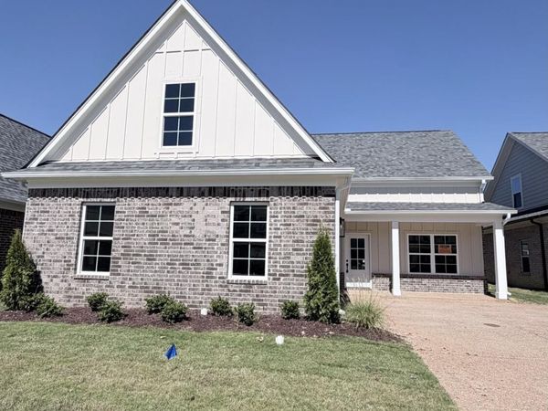 6056 Hickory Point Drive, Walls, MS 38680
