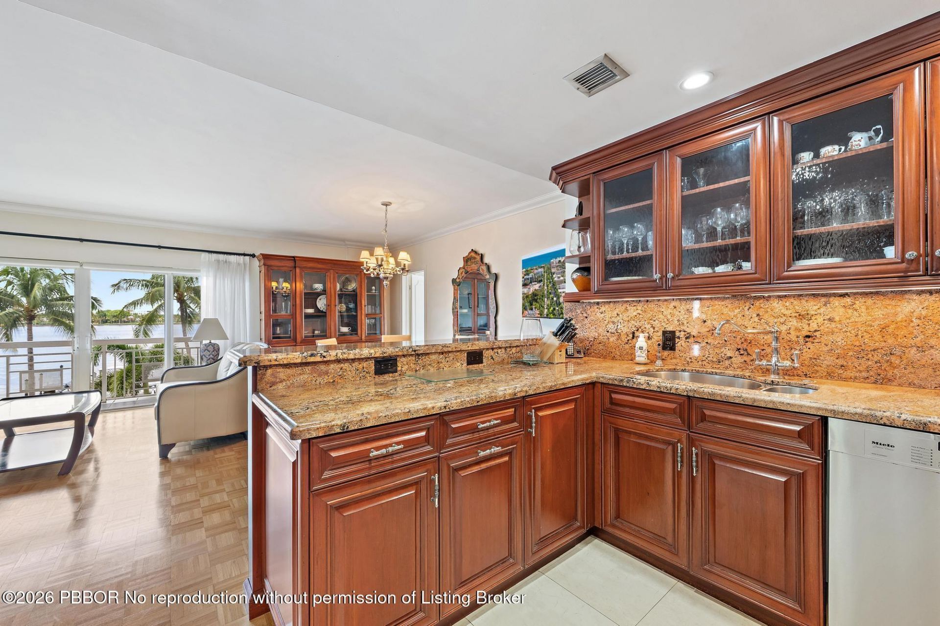 250 Bradley Place, Unit 408, Palm Beach, FL 33480 Photo