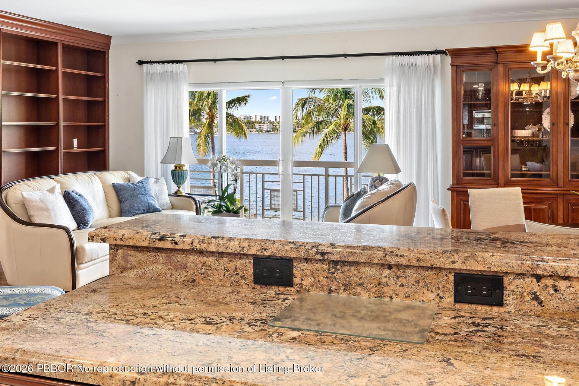 250 Bradley Place, Unit 408, Palm Beach, FL 33480 Photo