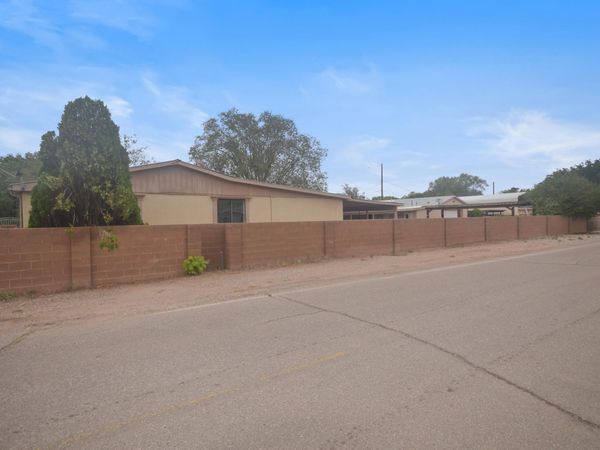 1401 Santa Rosa Road SW, Albuquerque, NM 87105