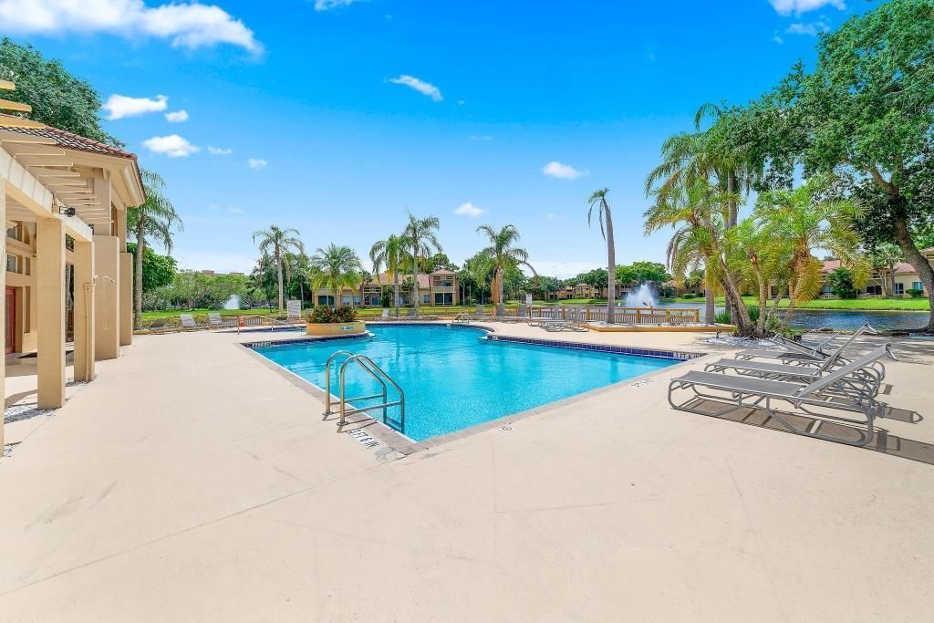 4839 Via Palm Lakes, Unit 1108, West Palm Beach, FL 33417 Photo