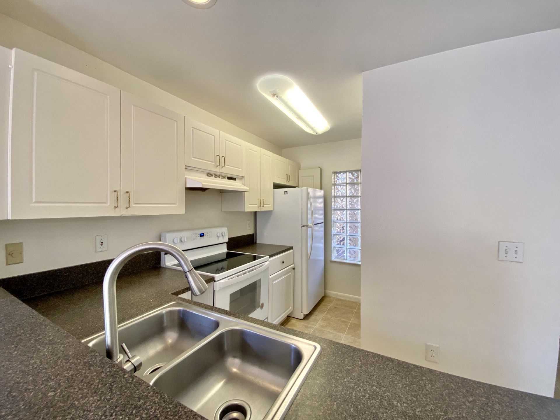 4839 Via Palm Lakes, Unit 1108, West Palm Beach, FL 33417 Photo